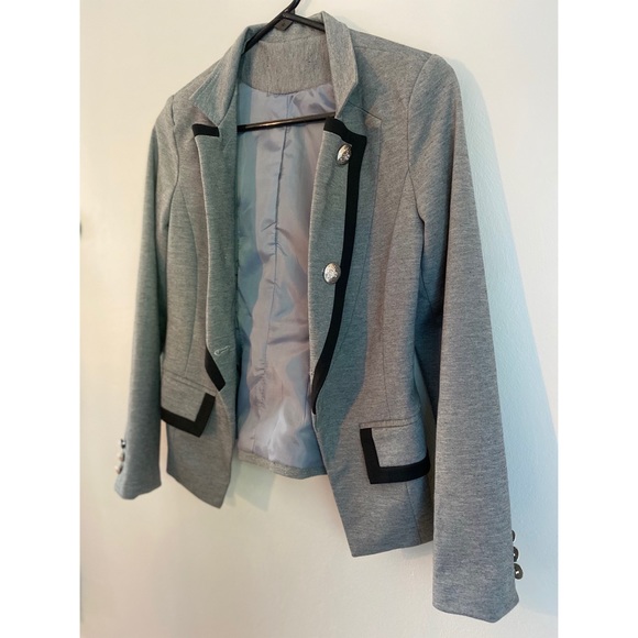 Blazer - Picture 3 of 7